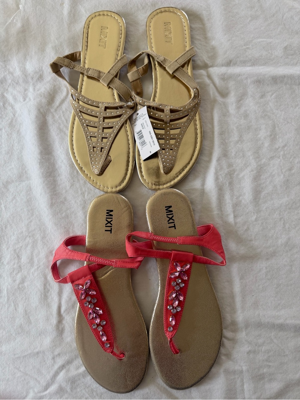 Mixit Women's Beige and Red Jeweled T-Strap Sandals